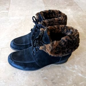 La Canadienne suede boots 9.5